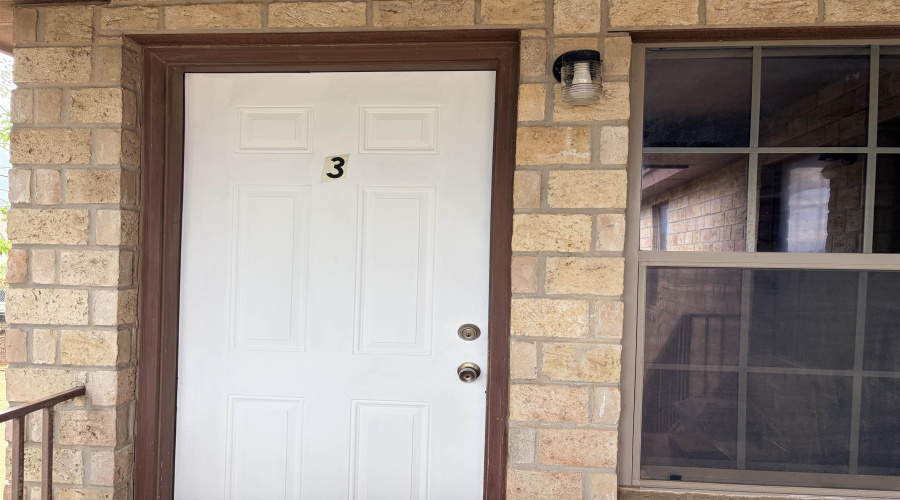 3310 Louisiana Ave, Laredo, Texas 78046, 3 Bedrooms Bedrooms, 4 Rooms Rooms,1 BathroomBathrooms,Residential,For Rent,3310 Louisiana Ave,20263980