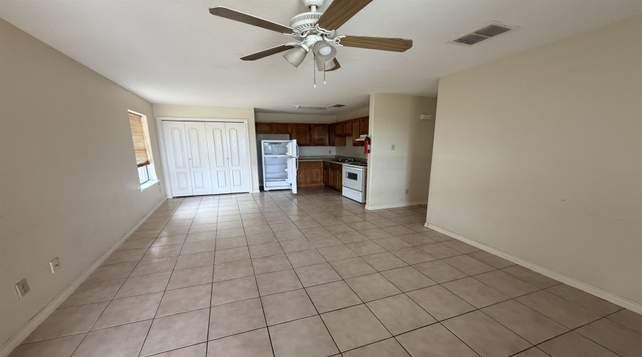 3310 Louisiana Ave, Laredo, Texas 78046, 3 Bedrooms Bedrooms, 4 Rooms Rooms,1 BathroomBathrooms,Residential,For Rent,3310 Louisiana Ave,20263980