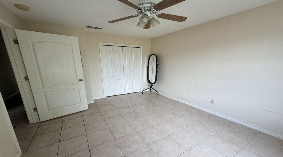 3310 Louisiana Ave, Laredo, Texas 78046, 3 Bedrooms Bedrooms, 4 Rooms Rooms,1 BathroomBathrooms,Residential,For Rent,3310 Louisiana Ave,20263980