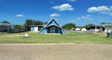 1811 Siesta Ln, Zapata, Texas 78076-0000, 1 Bedroom Bedrooms, 2 Rooms Rooms,1 BathroomBathrooms,Residential,For Sale,1811 Siesta Ln,20263981