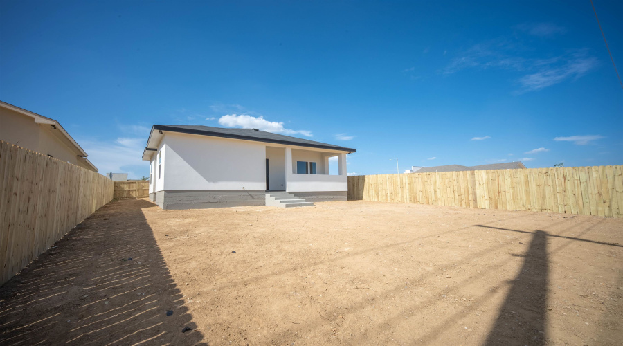 5009 Carambola Ln., Laredo, Texas 78046, 3 Bedrooms Bedrooms, 5 Rooms Rooms,2 BathroomsBathrooms,Residential,For Sale,5009 Carambola Ln.,20263982