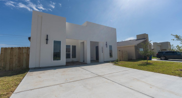 5009 Carambola Ln., Laredo, Texas 78046, 3 Bedrooms Bedrooms, 5 Rooms Rooms,2 BathroomsBathrooms,Residential,For Sale,5009 Carambola Ln.,20263982