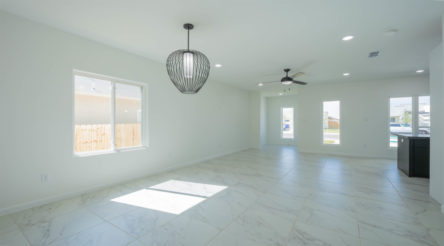 5009 Carambola Ln., Laredo, Texas 78046, 3 Bedrooms Bedrooms, 5 Rooms Rooms,2 BathroomsBathrooms,Residential,For Sale,5009 Carambola Ln.,20263982