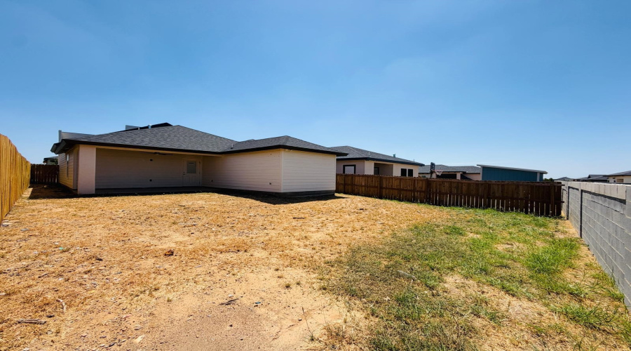 3904 Yoyis St., Laredo, Texas 78046, 3 Bedrooms Bedrooms, 5 Rooms Rooms,2 BathroomsBathrooms,Residential,For Sale,3904 Yoyis St.,20263983