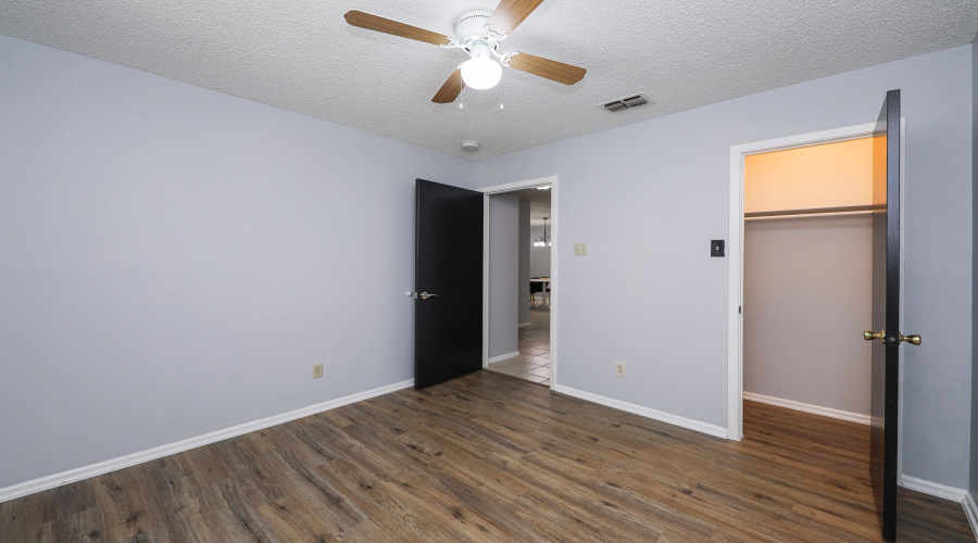 105 Hidden Ln, Laredo, Texas 78041, 3 Bedrooms Bedrooms, 6 Rooms Rooms,2 BathroomsBathrooms,Residential,For Sale,105 Hidden Ln,20263984