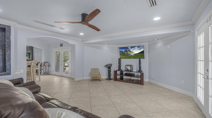 1341 Kimberly Dr, Laredo, Texas 78045, 5 Bedrooms Bedrooms, 5 Rooms Rooms,4 BathroomsBathrooms,Residential,For Sale,1341 Kimberly Dr,20263985