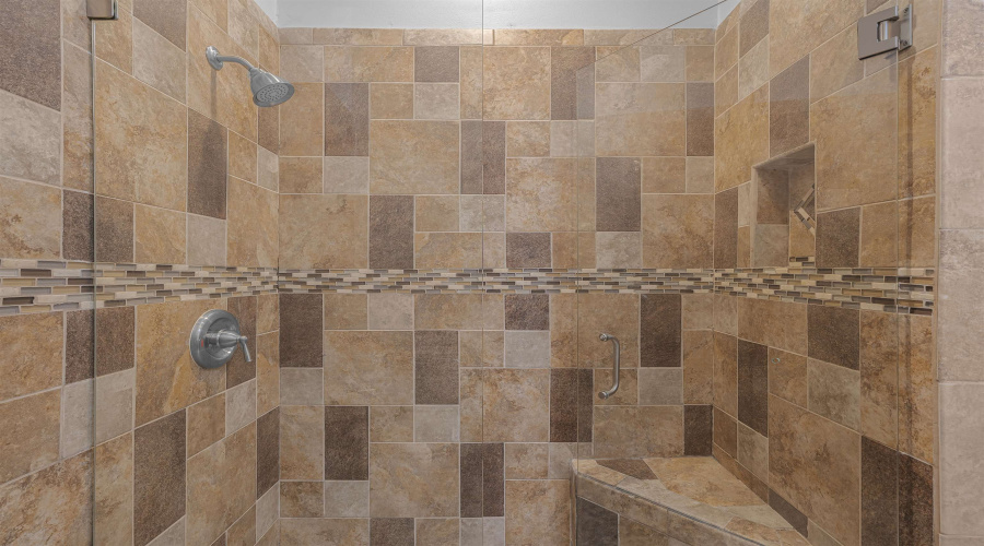 1341 Kimberly Dr, Laredo, Texas 78045, 5 Bedrooms Bedrooms, 5 Rooms Rooms,4 BathroomsBathrooms,Residential,For Sale,1341 Kimberly Dr,20263985