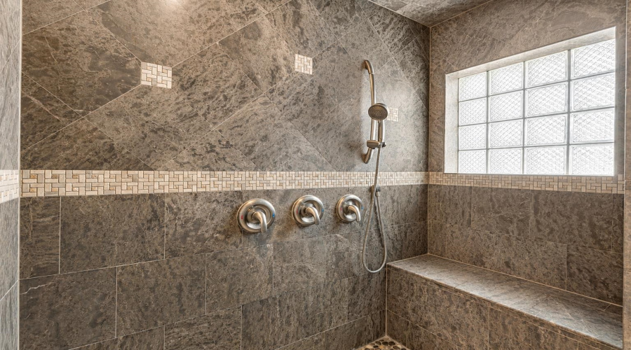1341 Kimberly Dr, Laredo, Texas 78045, 5 Bedrooms Bedrooms, 5 Rooms Rooms,4 BathroomsBathrooms,Residential,For Sale,1341 Kimberly Dr,20263985