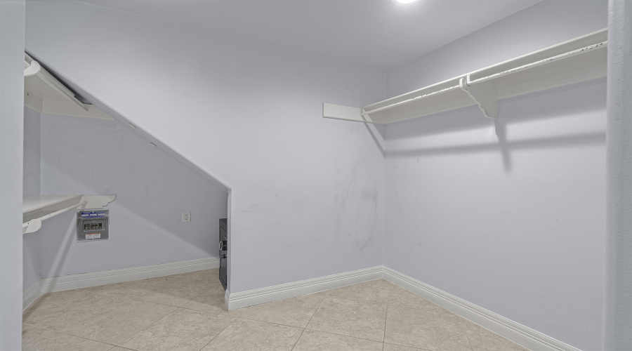 1341 Kimberly Dr, Laredo, Texas 78045, 5 Bedrooms Bedrooms, 5 Rooms Rooms,4 BathroomsBathrooms,Residential,For Sale,1341 Kimberly Dr,20263985