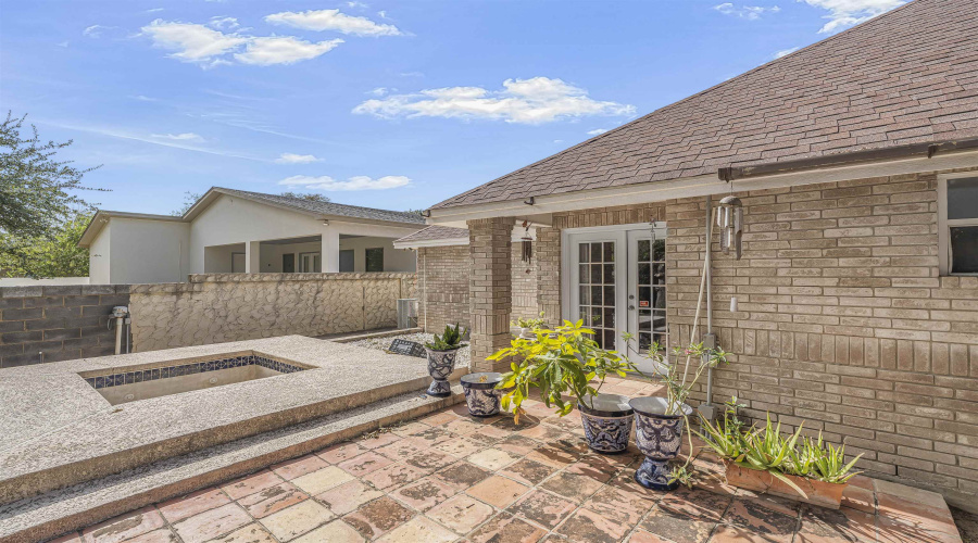 1341 Kimberly Dr, Laredo, Texas 78045, 5 Bedrooms Bedrooms, 5 Rooms Rooms,4 BathroomsBathrooms,Residential,For Sale,1341 Kimberly Dr,20263985