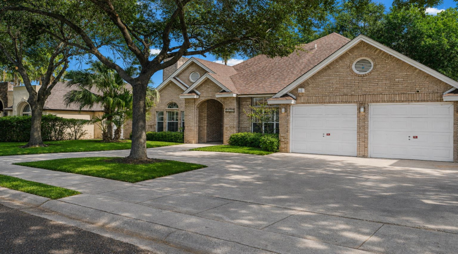 1341 Kimberly Dr, Laredo, Texas 78045, 5 Bedrooms Bedrooms, 5 Rooms Rooms,4 BathroomsBathrooms,Residential,For Sale,1341 Kimberly Dr,20263985