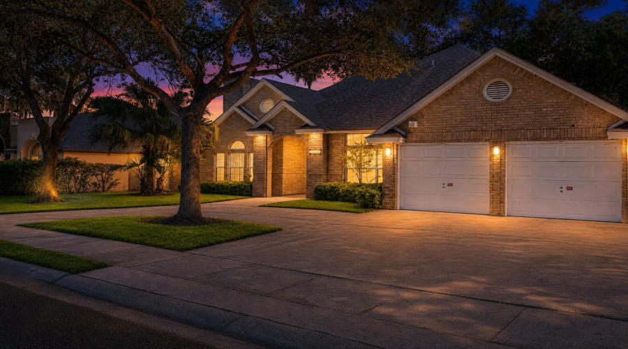 1341 Kimberly Dr, Laredo, Texas 78045, 5 Bedrooms Bedrooms, 5 Rooms Rooms,4 BathroomsBathrooms,Residential,For Sale,1341 Kimberly Dr,20263985