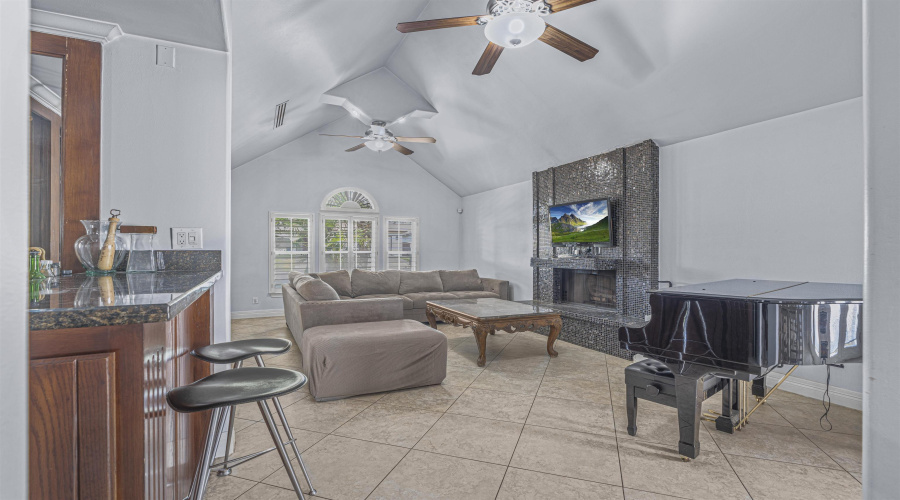1341 Kimberly Dr, Laredo, Texas 78045, 5 Bedrooms Bedrooms, 5 Rooms Rooms,4 BathroomsBathrooms,Residential,For Sale,1341 Kimberly Dr,20263985