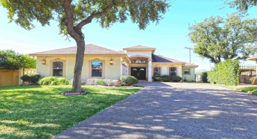 103 Yellowstone Lake Dr, Laredo, Texas 78041, 3 Bedrooms Bedrooms, 7 Rooms Rooms,2 BathroomsBathrooms,Residential,For Rent,103 Yellowstone Lake Dr,20263986 103 Yellowstone Lake Dr, Laredo, Texas 78041, 3 Bedrooms Bedrooms, 7 Rooms Rooms,2 BathroomsBathrooms,Residential,For Rent,103 Yellowstone Lake Dr,20263986