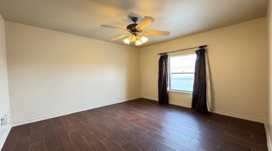 103 Yellowstone Lake Dr, Laredo, Texas 78041, 3 Bedrooms Bedrooms, 7 Rooms Rooms,2 BathroomsBathrooms,Residential,For Rent,103 Yellowstone Lake Dr,20263986