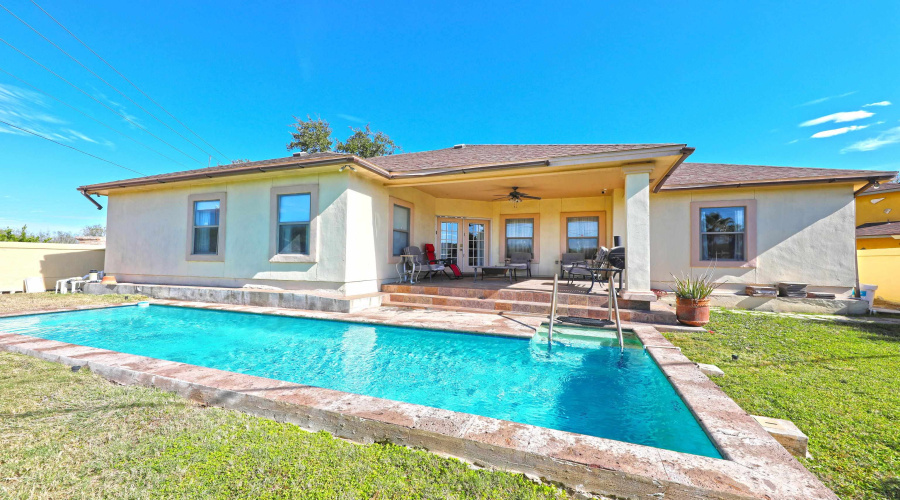 103 Yellowstone Lake Dr, Laredo, Texas 78041, 3 Bedrooms Bedrooms, 7 Rooms Rooms,2 BathroomsBathrooms,Residential,For Rent,103 Yellowstone Lake Dr,20263986