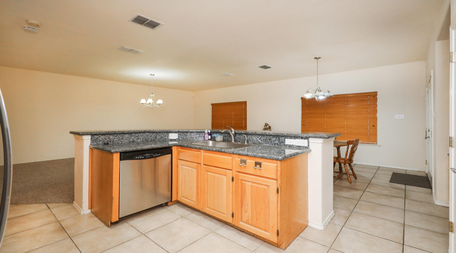2808 Centenario Dr, LAREDO, Texas 78045-000, 5 Bedrooms Bedrooms, 8 Rooms Rooms,3 BathroomsBathrooms,Residential,For Sale,2808 Centenario Dr,20263987