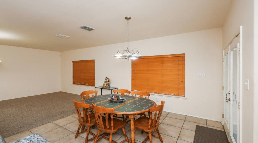 2808 Centenario Dr, LAREDO, Texas 78045-000, 5 Bedrooms Bedrooms, 8 Rooms Rooms,3 BathroomsBathrooms,Residential,For Sale,2808 Centenario Dr,20263987