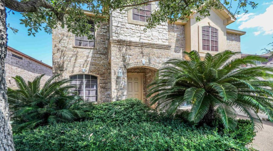 2808 Centenario Dr, LAREDO, Texas 78045-000, 5 Bedrooms Bedrooms, 8 Rooms Rooms,3 BathroomsBathrooms,Residential,For Sale,2808 Centenario Dr,20263987
