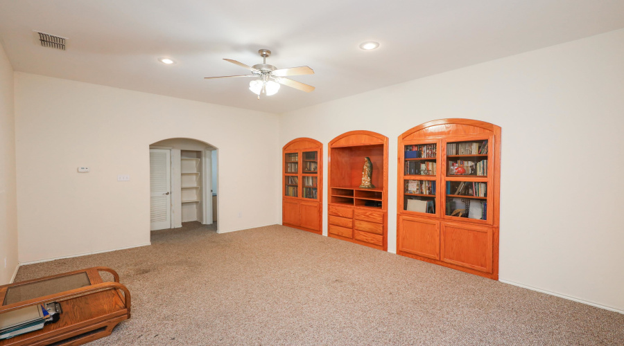 2808 Centenario Dr, LAREDO, Texas 78045-000, 5 Bedrooms Bedrooms, 8 Rooms Rooms,3 BathroomsBathrooms,Residential,For Sale,2808 Centenario Dr,20263987