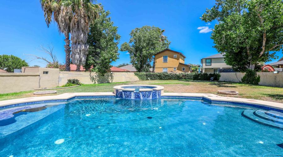2808 Centenario Dr, LAREDO, Texas 78045-000, 5 Bedrooms Bedrooms, 8 Rooms Rooms,3 BathroomsBathrooms,Residential,For Sale,2808 Centenario Dr,20263987
