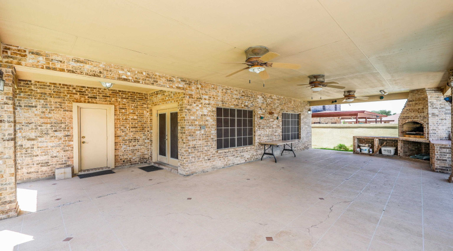 2808 Centenario Dr, LAREDO, Texas 78045-000, 5 Bedrooms Bedrooms, 8 Rooms Rooms,3 BathroomsBathrooms,Residential,For Sale,2808 Centenario Dr,20263987