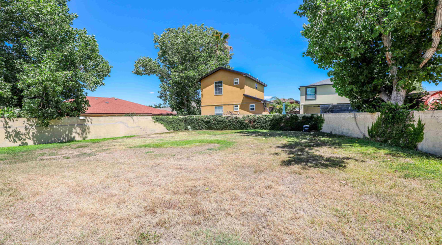 2808 Centenario Dr, LAREDO, Texas 78045-000, 5 Bedrooms Bedrooms, 8 Rooms Rooms,3 BathroomsBathrooms,Residential,For Sale,2808 Centenario Dr,20263987
