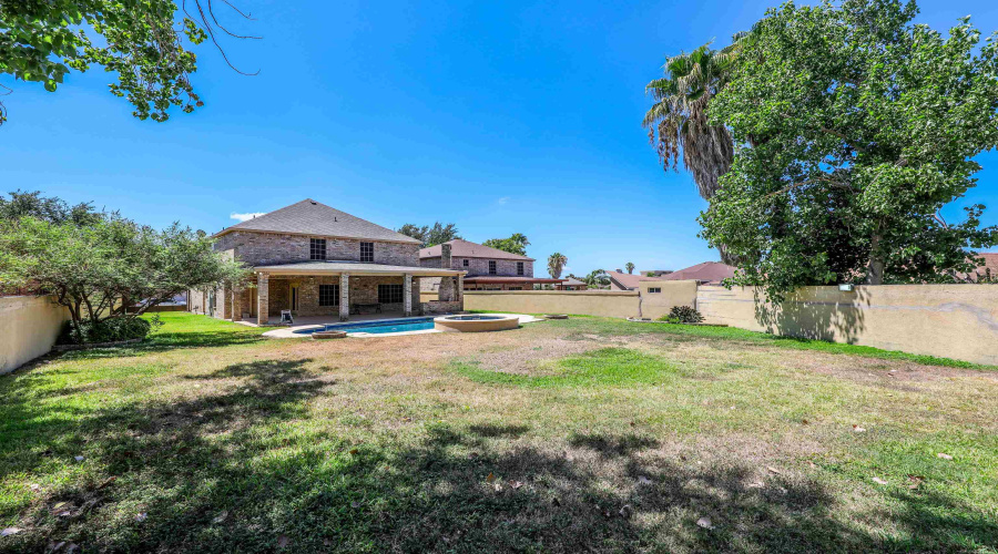2808 Centenario Dr, LAREDO, Texas 78045-000, 5 Bedrooms Bedrooms, 8 Rooms Rooms,3 BathroomsBathrooms,Residential,For Sale,2808 Centenario Dr,20263987
