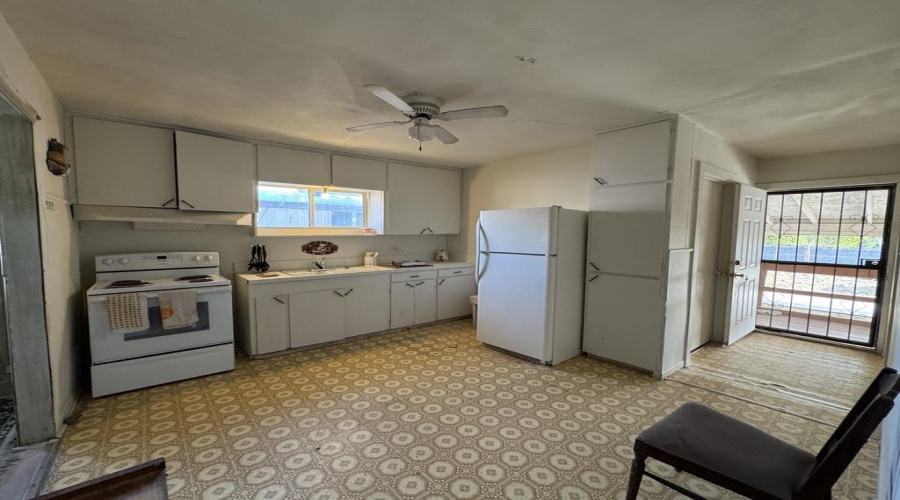 802 Fresno St., ZAPATA, Texas 78076, 2 Bedrooms Bedrooms, 4 Rooms Rooms,1 BathroomBathrooms,Residential,For Sale,802 Fresno St.,20263988