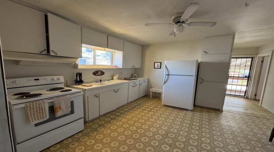 802 Fresno St., ZAPATA, Texas 78076, 2 Bedrooms Bedrooms, 4 Rooms Rooms,1 BathroomBathrooms,Residential,For Sale,802 Fresno St.,20263988