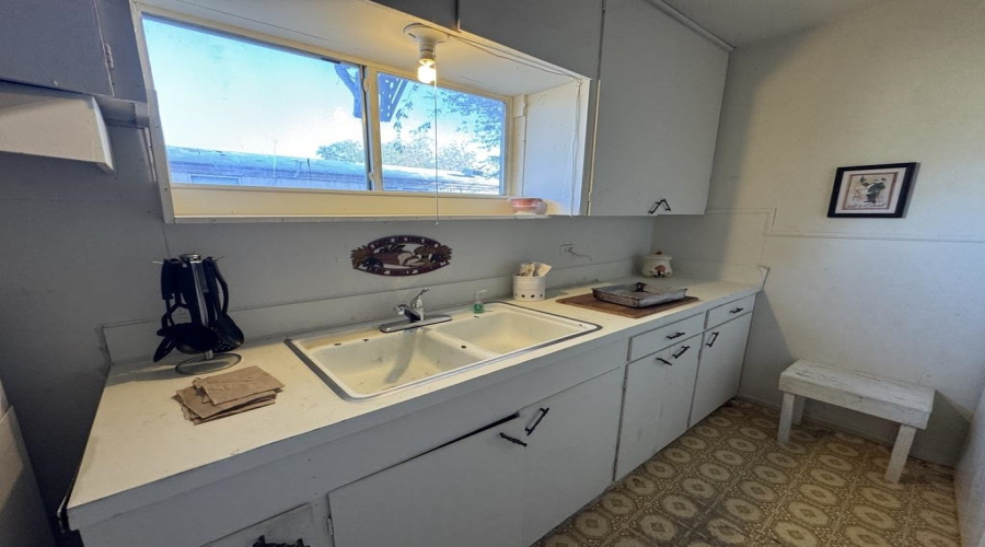 802 Fresno St., ZAPATA, Texas 78076, 2 Bedrooms Bedrooms, 4 Rooms Rooms,1 BathroomBathrooms,Residential,For Sale,802 Fresno St.,20263988