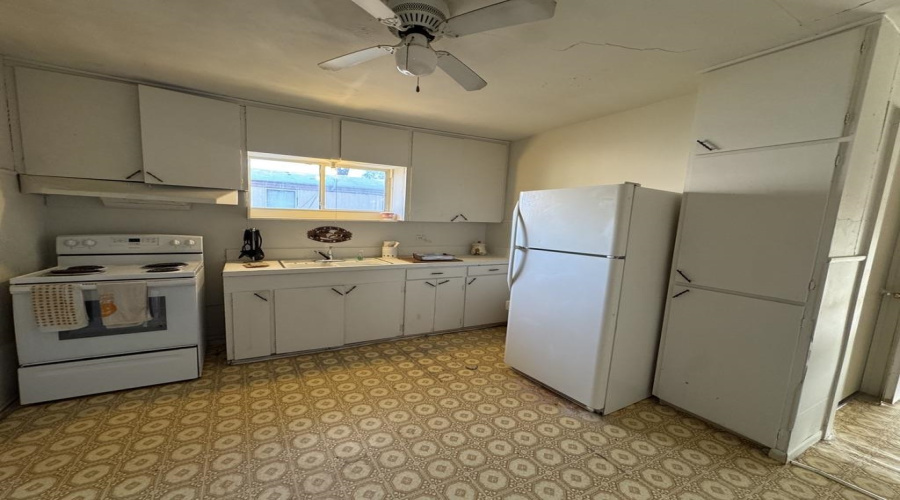 802 Fresno St., ZAPATA, Texas 78076, 2 Bedrooms Bedrooms, 4 Rooms Rooms,1 BathroomBathrooms,Residential,For Sale,802 Fresno St.,20263988