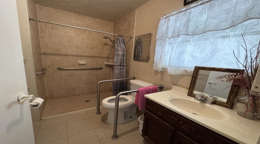 802 Fresno St., ZAPATA, Texas 78076, 2 Bedrooms Bedrooms, 4 Rooms Rooms,1 BathroomBathrooms,Residential,For Sale,802 Fresno St.,20263988
