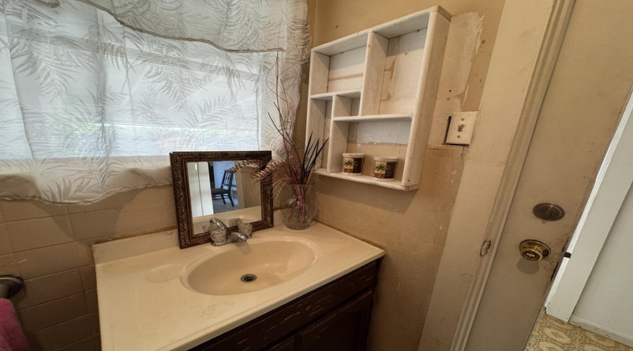 802 Fresno St., ZAPATA, Texas 78076, 2 Bedrooms Bedrooms, 4 Rooms Rooms,1 BathroomBathrooms,Residential,For Sale,802 Fresno St.,20263988