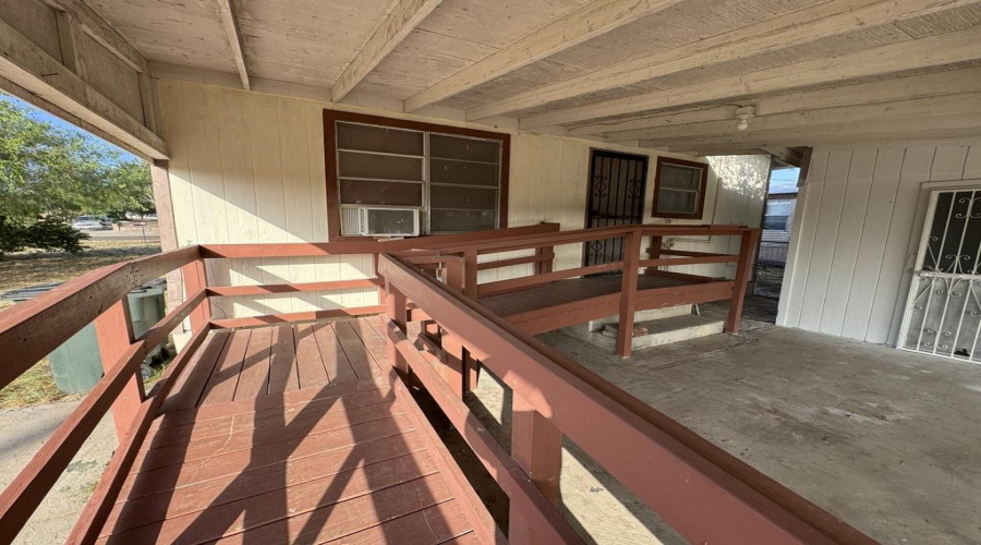 802 Fresno St., ZAPATA, Texas 78076, 2 Bedrooms Bedrooms, 4 Rooms Rooms,1 BathroomBathrooms,Residential,For Sale,802 Fresno St.,20263988