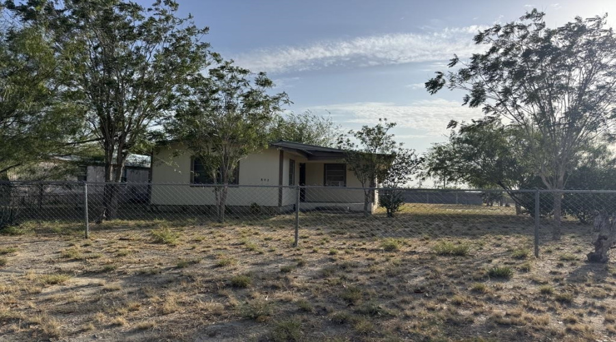 802 Fresno St., ZAPATA, Texas 78076, 2 Bedrooms Bedrooms, 4 Rooms Rooms,1 BathroomBathrooms,Residential,For Sale,802 Fresno St.,20263988