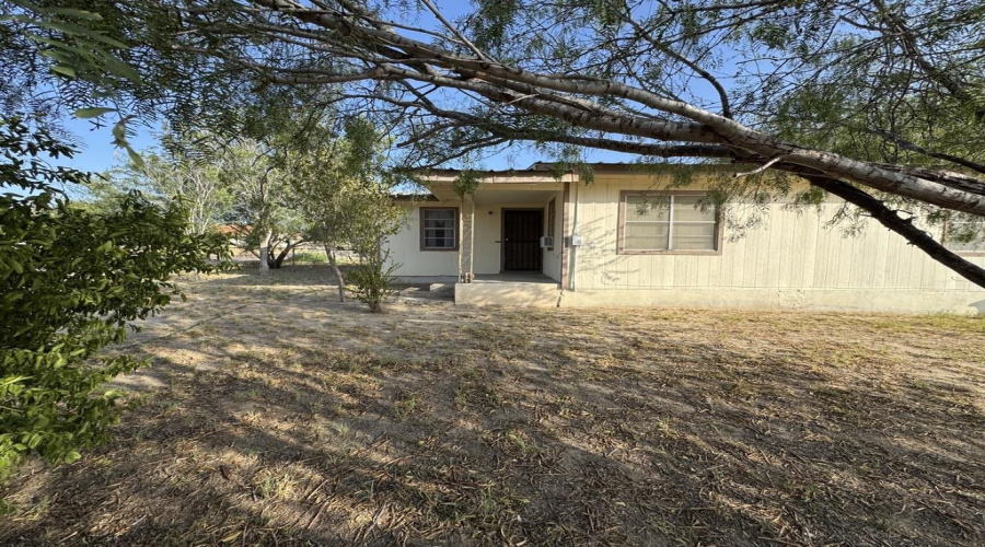 802 Fresno St., ZAPATA, Texas 78076, 2 Bedrooms Bedrooms, 4 Rooms Rooms,1 BathroomBathrooms,Residential,For Sale,802 Fresno St.,20263988
