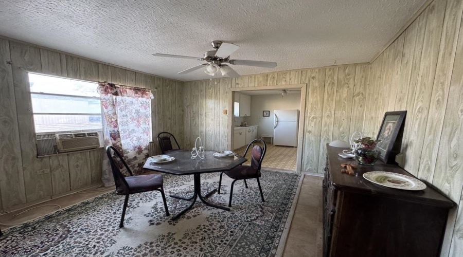 802 Fresno St., ZAPATA, Texas 78076, 2 Bedrooms Bedrooms, 4 Rooms Rooms,1 BathroomBathrooms,Residential,For Sale,802 Fresno St.,20263988