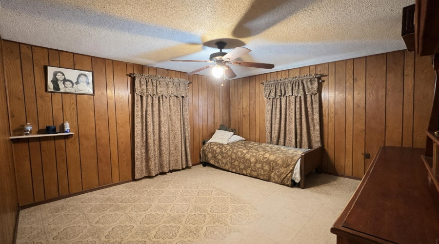 1702 Elm St, Zapata, Texas 78076, 6 Bedrooms Bedrooms, 10 Rooms Rooms,4 BathroomsBathrooms,Residential,For Sale,1702 Elm St,20260951