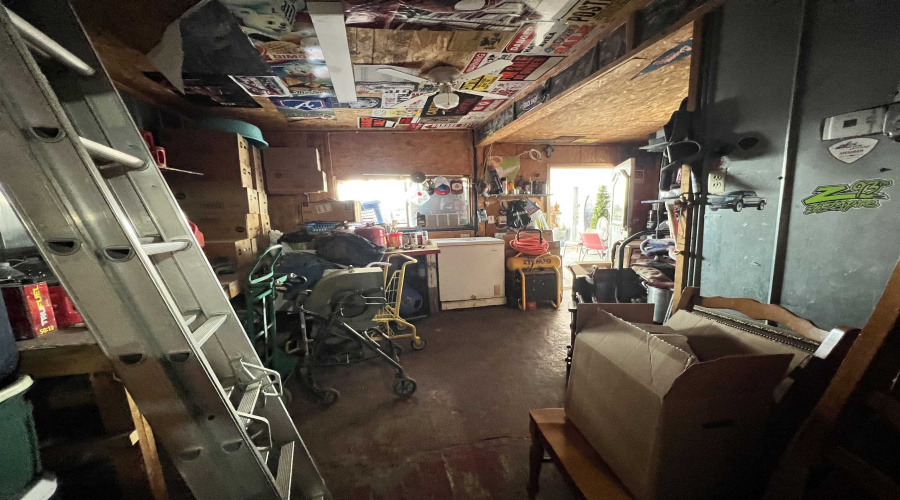 1702 Elm St, Zapata, Texas 78076, 6 Bedrooms Bedrooms, 10 Rooms Rooms,4 BathroomsBathrooms,Residential,For Sale,1702 Elm St,20260951