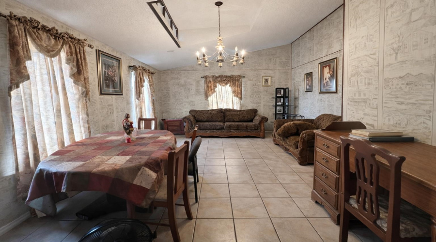 1702 Elm St, Zapata, Texas 78076, 6 Bedrooms Bedrooms, 10 Rooms Rooms,4 BathroomsBathrooms,Residential,For Sale,1702 Elm St,20260951
