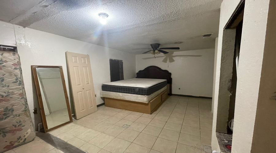 1503 Chicago St, Laredo, Texas 78041, 3 Bedrooms Bedrooms, 8 Rooms Rooms,3 BathroomsBathrooms,Residential,For Rent,1503 Chicago St,20263989