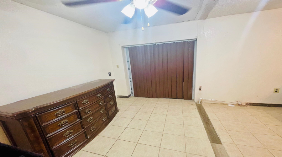 1503 Chicago St, Laredo, Texas 78041, 3 Bedrooms Bedrooms, 8 Rooms Rooms,3 BathroomsBathrooms,Residential,For Rent,1503 Chicago St,20263989