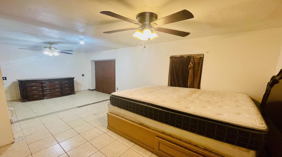 1503 Chicago St, Laredo, Texas 78041, 3 Bedrooms Bedrooms, 8 Rooms Rooms,3 BathroomsBathrooms,Residential,For Rent,1503 Chicago St,20263989