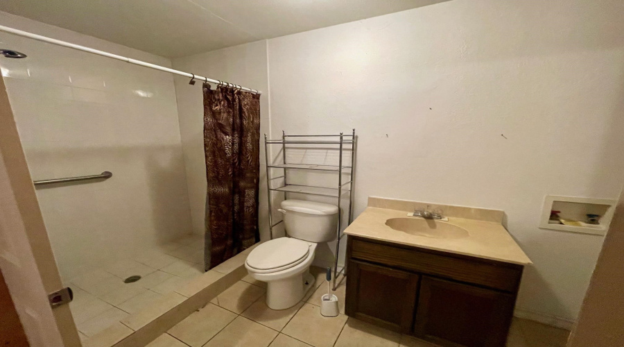 1503 Chicago St, Laredo, Texas 78041, 3 Bedrooms Bedrooms, 8 Rooms Rooms,3 BathroomsBathrooms,Residential,For Rent,1503 Chicago St,20263989