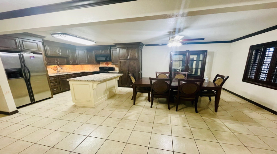 1503 Chicago St, Laredo, Texas 78041, 3 Bedrooms Bedrooms, 8 Rooms Rooms,3 BathroomsBathrooms,Residential,For Rent,1503 Chicago St,20263989