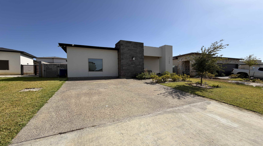 1705 Fresnillo Dr., LAREDO, Texas 78046, 4 Bedrooms Bedrooms, 4 Rooms Rooms,2 BathroomsBathrooms,Residential,For Sale,1705 Fresnillo Dr.,20263990