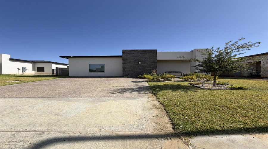 1705 Fresnillo Dr., LAREDO, Texas 78046, 4 Bedrooms Bedrooms, 4 Rooms Rooms,2 BathroomsBathrooms,Residential,For Sale,1705 Fresnillo Dr.,20263990