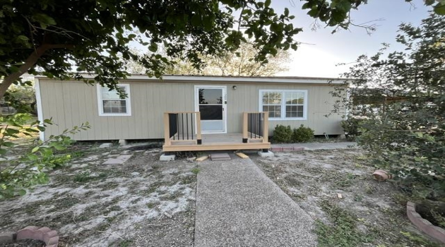 209 N 2nd St, Freer, Texas 78357, 3 Bedrooms Bedrooms, 5 Rooms Rooms,1 BathroomBathrooms,Residential,For Sale,209 N 2nd St,20263991