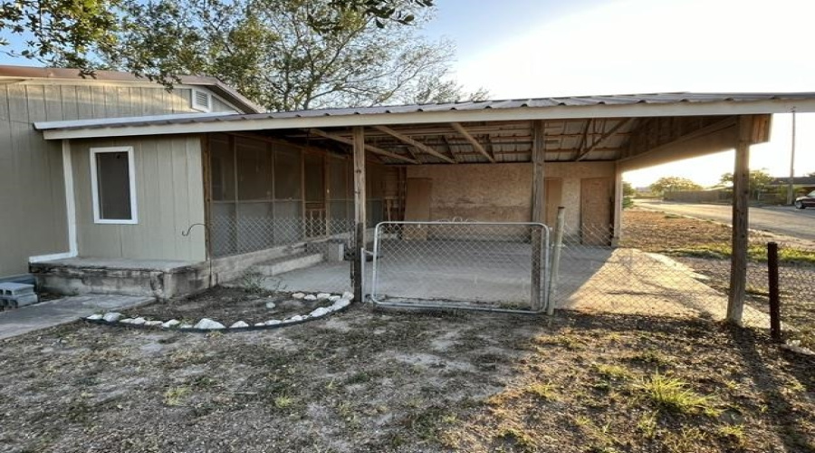 209 N 2nd St, Freer, Texas 78357, 3 Bedrooms Bedrooms, 5 Rooms Rooms,1 BathroomBathrooms,Residential,For Sale,209 N 2nd St,20263991